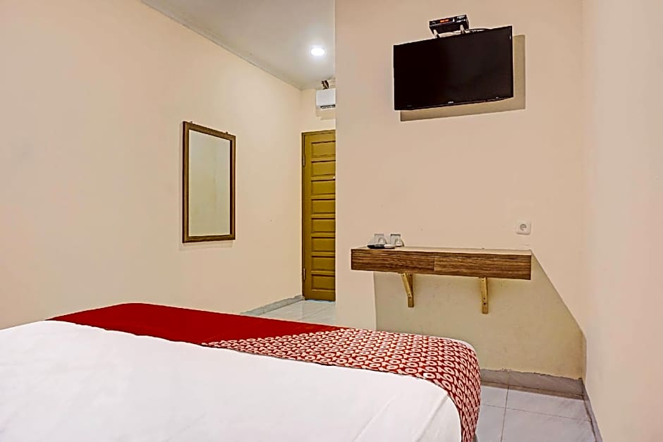 Collection O 91414 Hotel Marina Beach