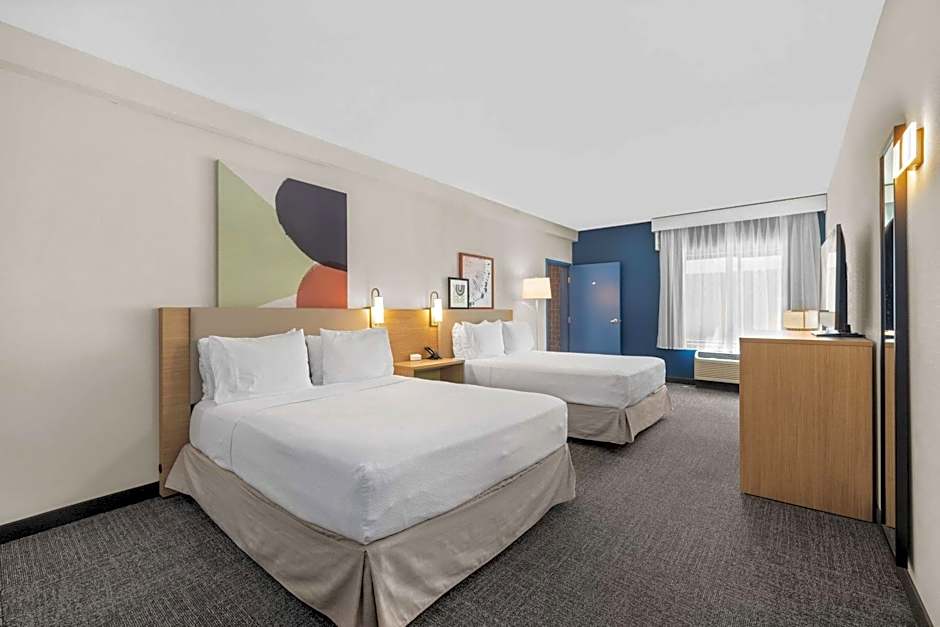 Spark by Hilton Bakersfield Central