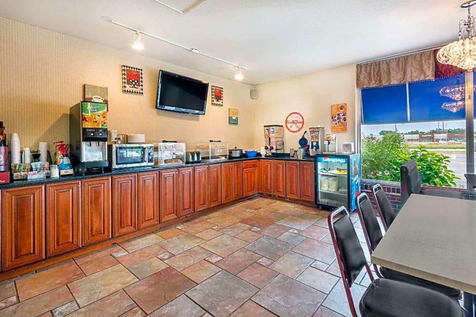 Howard Johnson Burlington – Burlington, IA