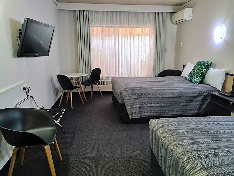 Belconnen Way Hotel & Serviced Apartments