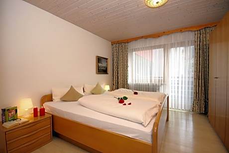 One-Bedroom Apartment (4 Adults)