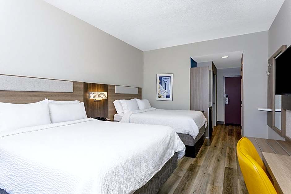 Photo 1 of 10 of Standard 2 Queen Beds, Mobility Accessible, Bathtub