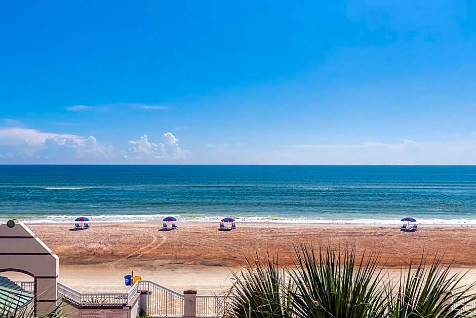Direct Oceanfront Condo, Daytona Beach, sleeps 6 - with pool
