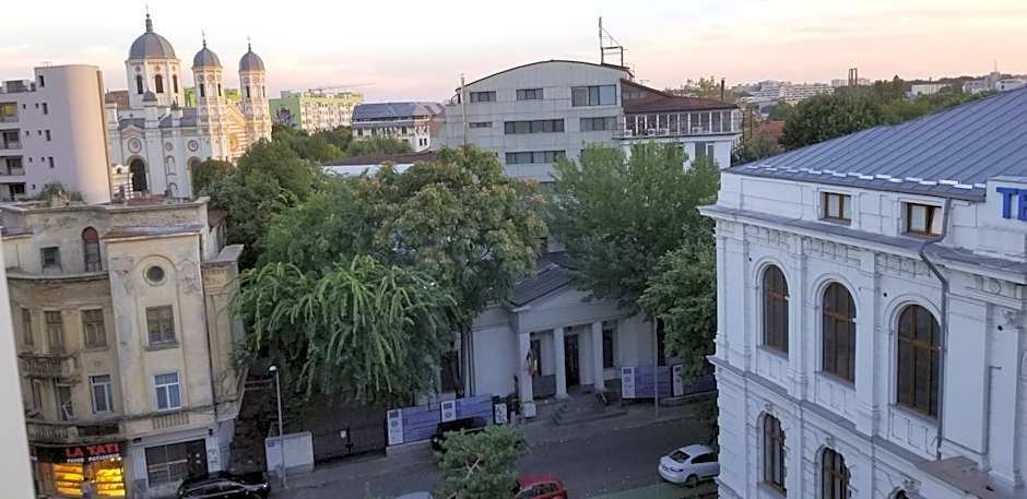 Private room at Ceausescu's place in Old City Unirii Square