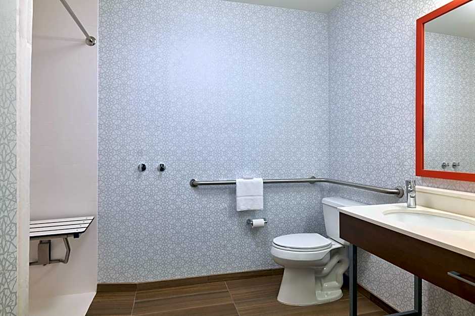 Hampton Inn By Hilton And Suites Smithfield