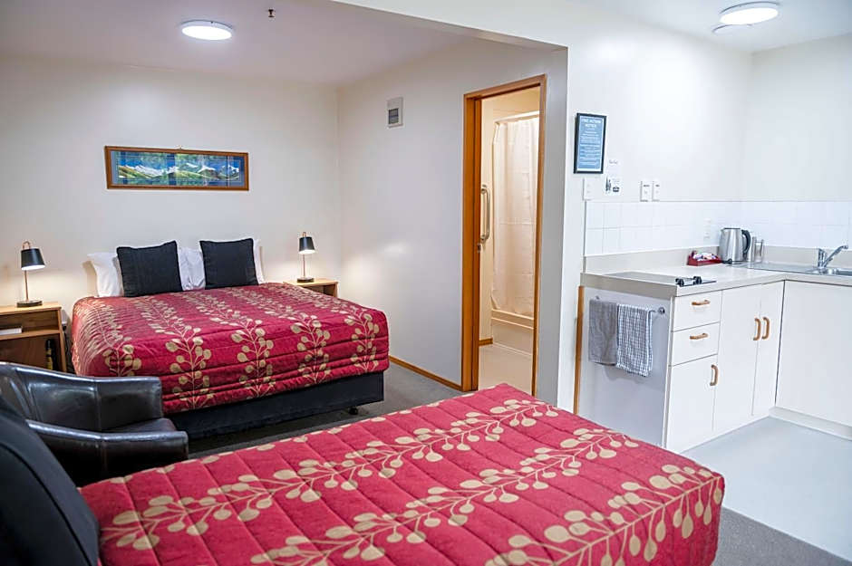 ASURE Aspiring Court Motel