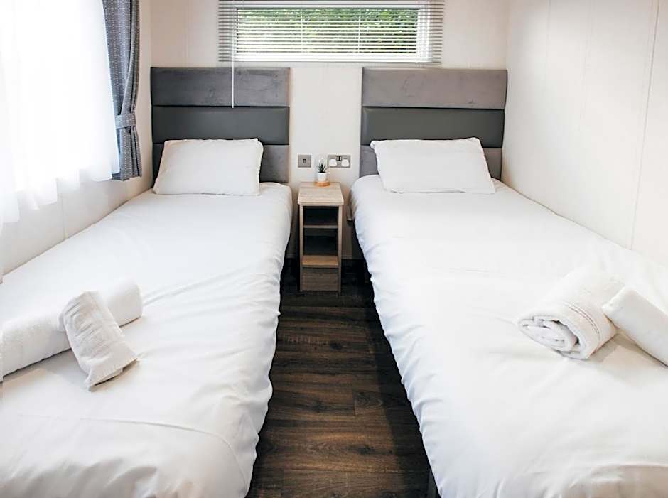 Black Bull Retreat, Barmston with Private Hot Tubs