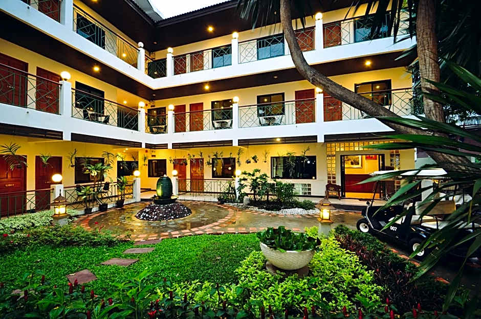 Charlie House Pinklao