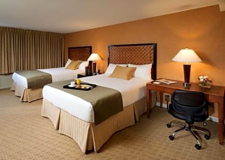 Deluxe Queen Room with Two Queen Beds