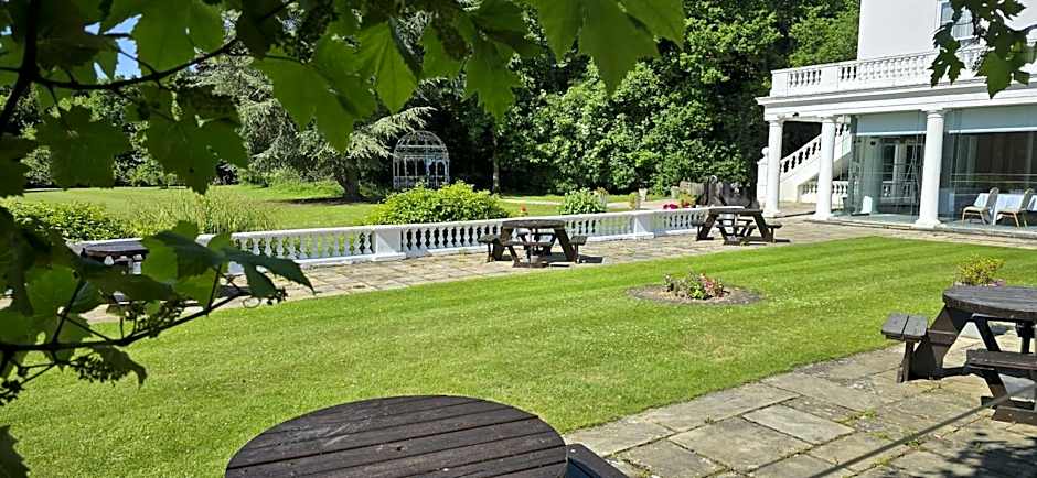 Manor Of Groves Hotel, Golf & Health Club