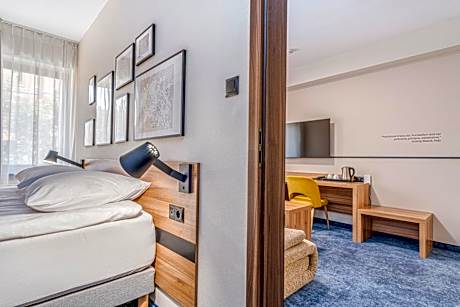 Two Rooms Suite With King Bed And Sofa