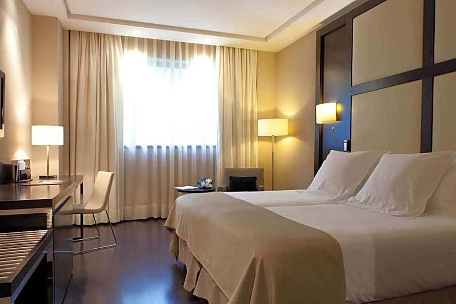 Hotel Maydrit Airport