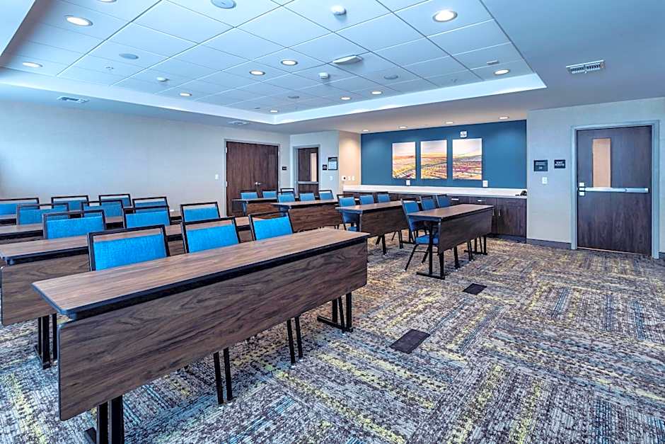 Hampton Inn & Suites Bakersfield Central