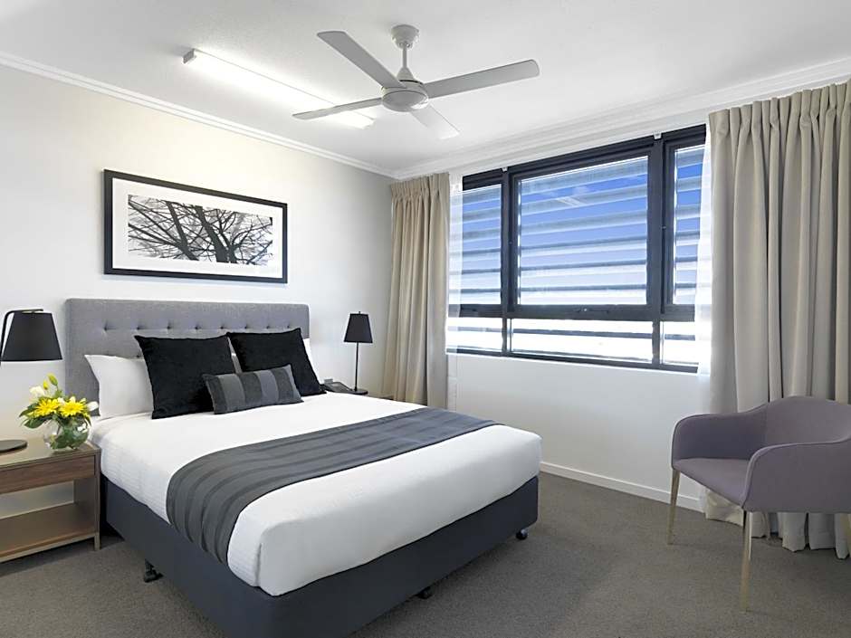 Oaks Mackay Carlyle Suites