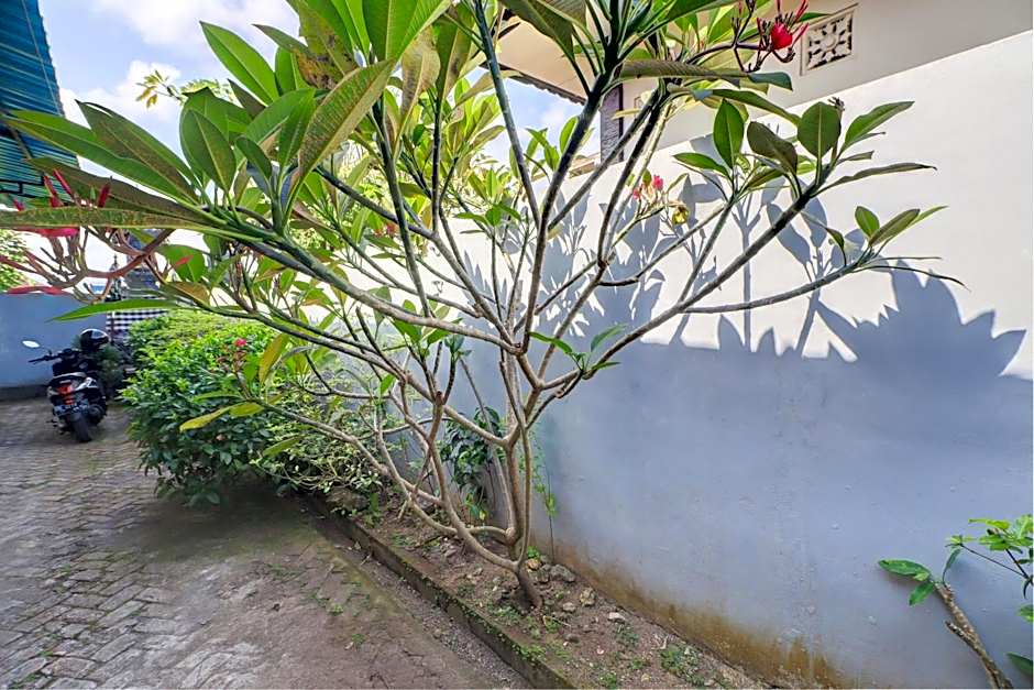 OYO Life 92838 Kost Ibu Surya