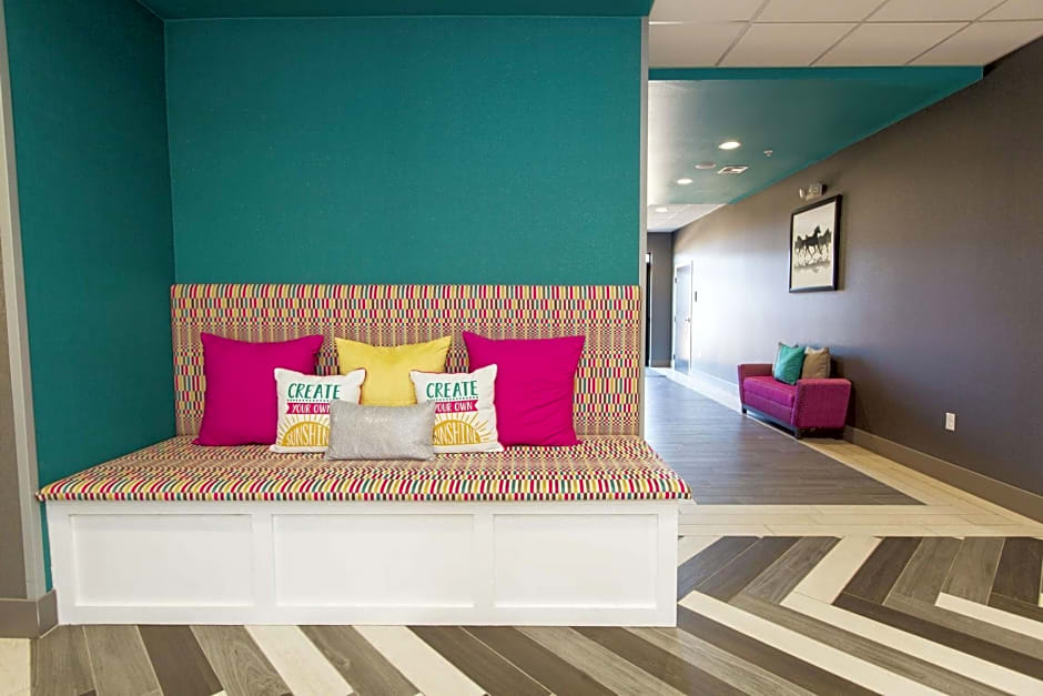 Hampton Inn Mustang