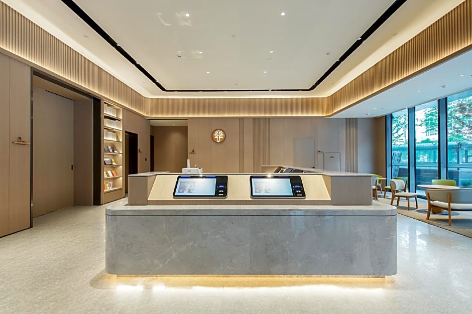 JI Hotel Xiangyang Dongjin Minfa Century Plaza