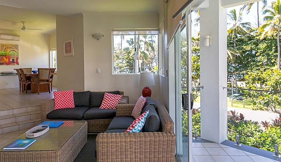 Beaches Port Douglas Holiday Apartments Book Here With The Onsite Reception Team