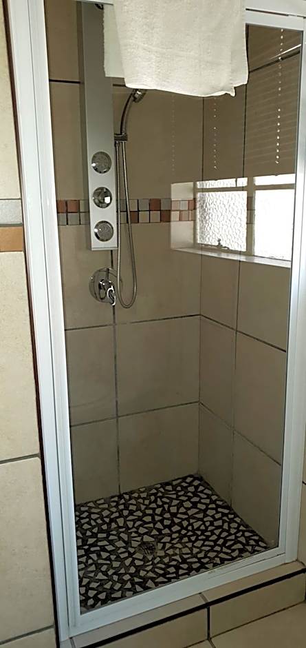 Barons Galley & Lodge