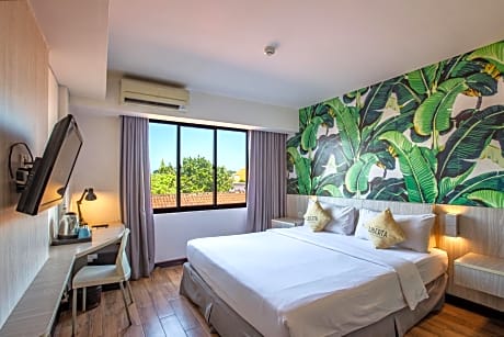 Standard Double Room with Breakfast Box