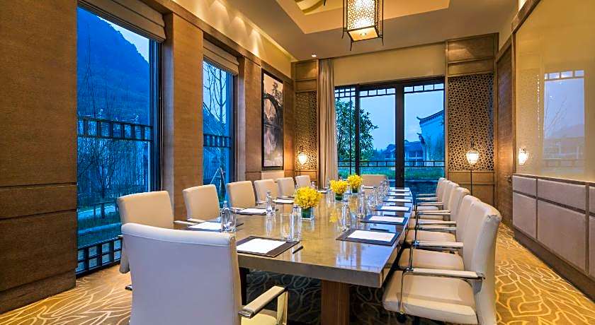 Banyan Tree Yangshuo Hotel