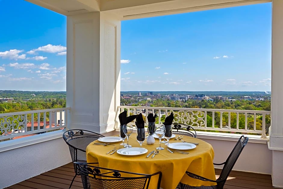 The Partridge Inn Augusta, Curio Collection by Hilton