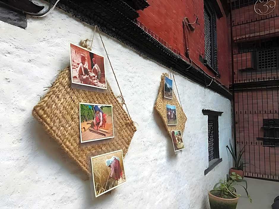 Hira Guest House