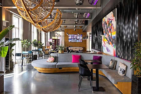 Moxy by Marriott London Excel