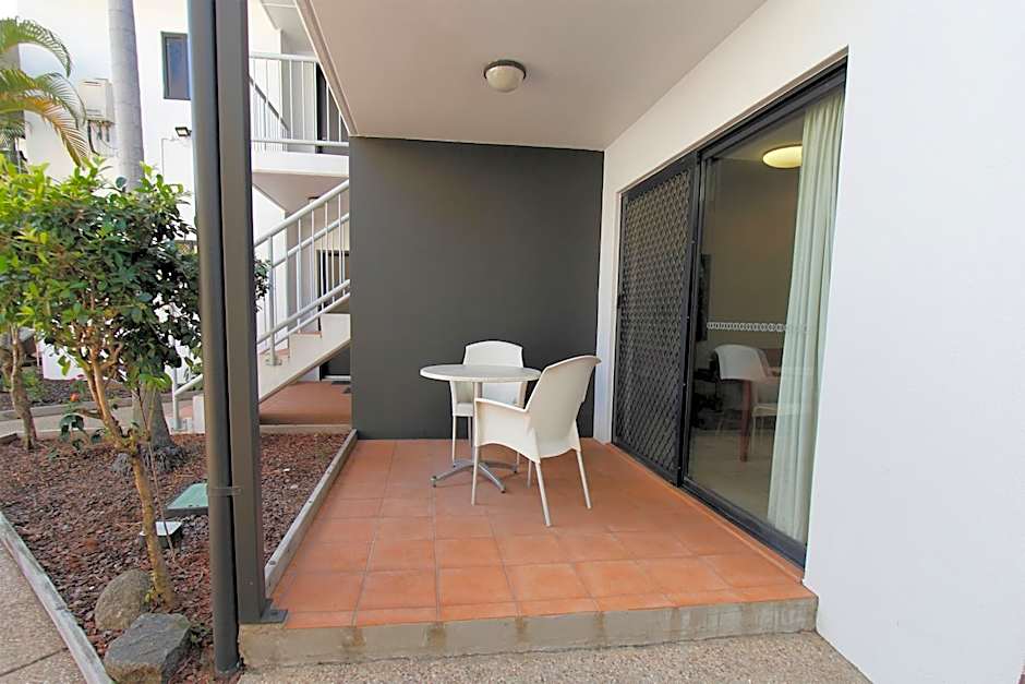 Coffee House Apartment Motel