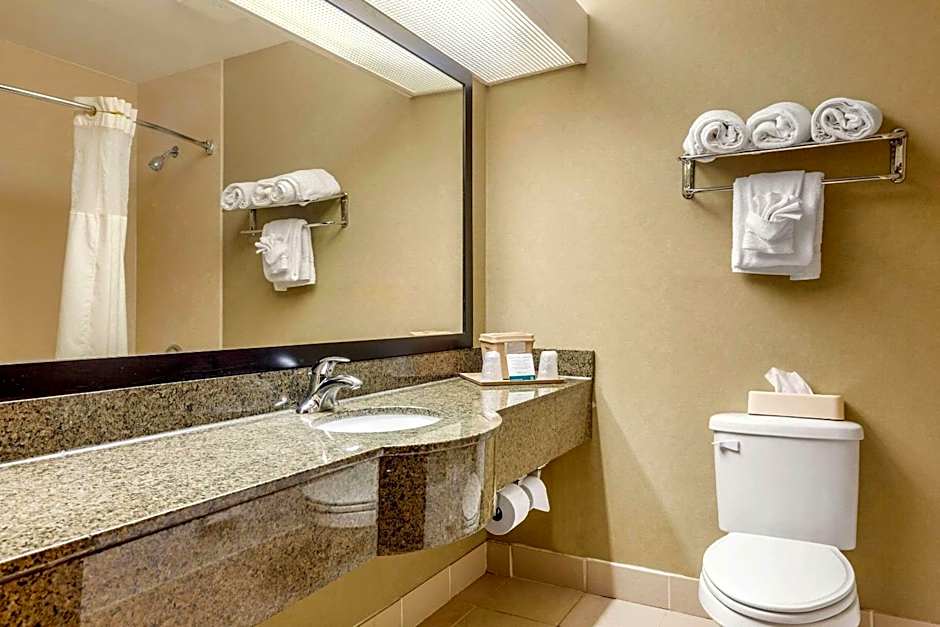 Quality Suites Sherman