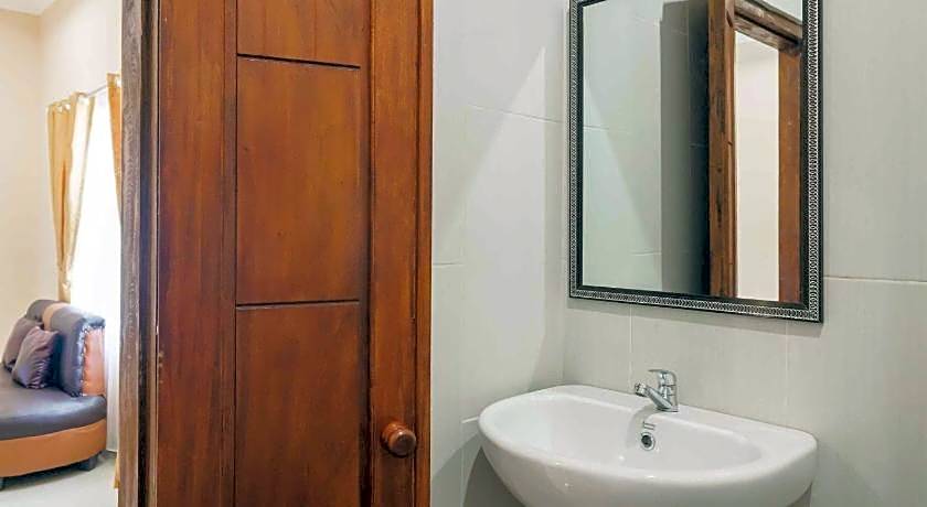 RedDoorz @ Hotel Copacobana Bengkulu