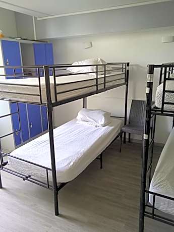 Bed in 14-Bed Mixed Dormitory Room - EKO