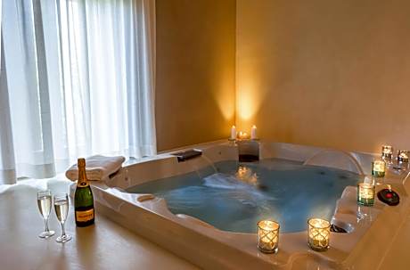 Suite with Spa Bath