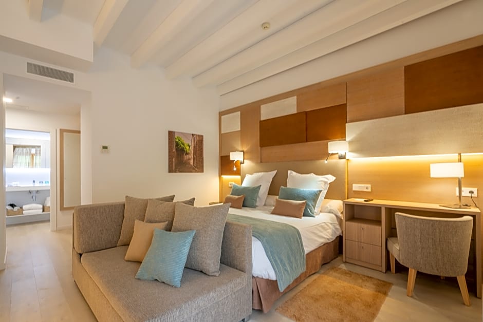 Foto 1 daripada 6 — Junior Suite, City View