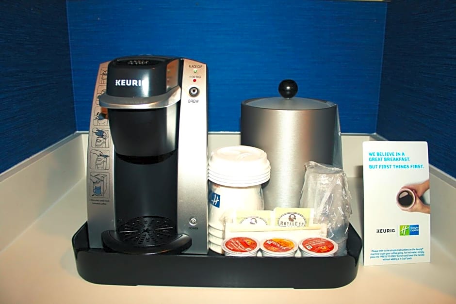 Holiday Inn Express Hotel & Suites Marina By IHG