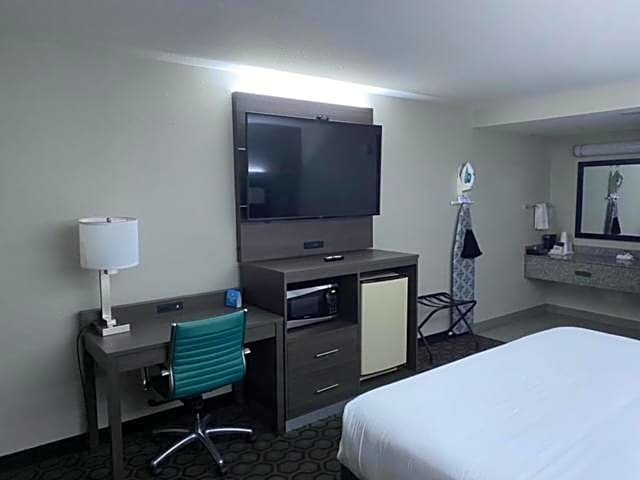 Days Inn by Wyndham Wagoner
