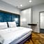 Budapest Eye- Boutique Suites, by BQA
