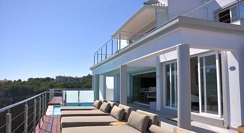 Head Over Hills Luxury Retreat