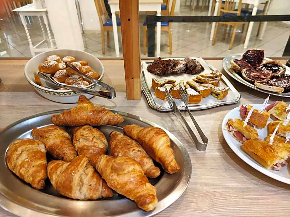 Hotel Adria B&B - Colazione fino alle 12