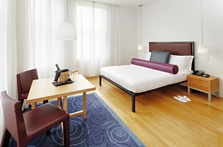 Deluxe Room, 1 Queen Bed
