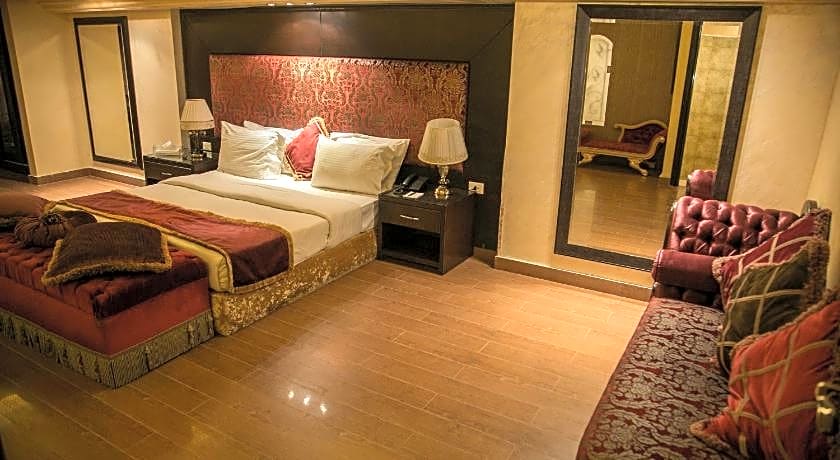 Queens Suite Hotel