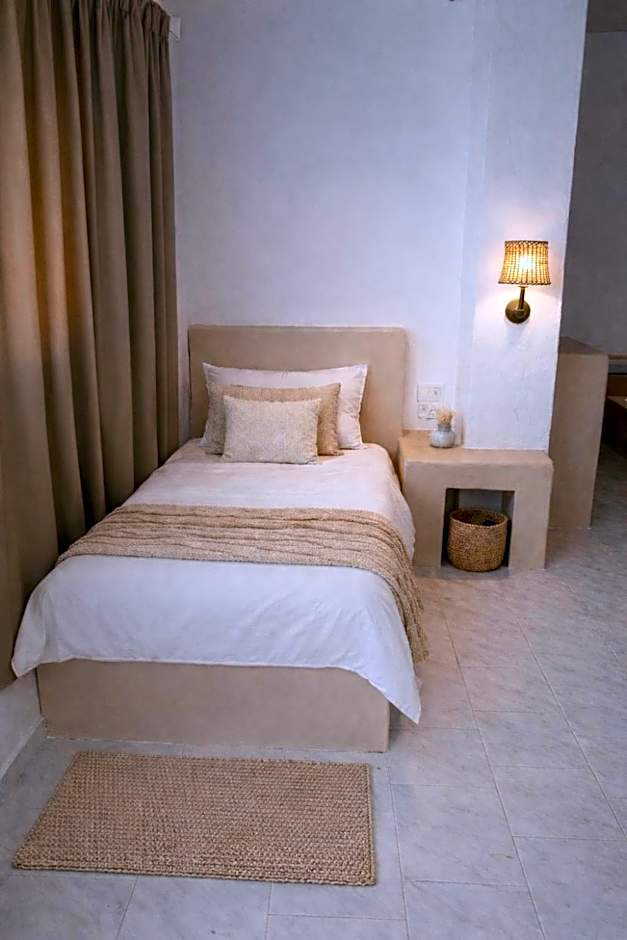 Noème Santorini