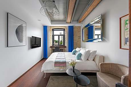 Deluxe King Room with River View