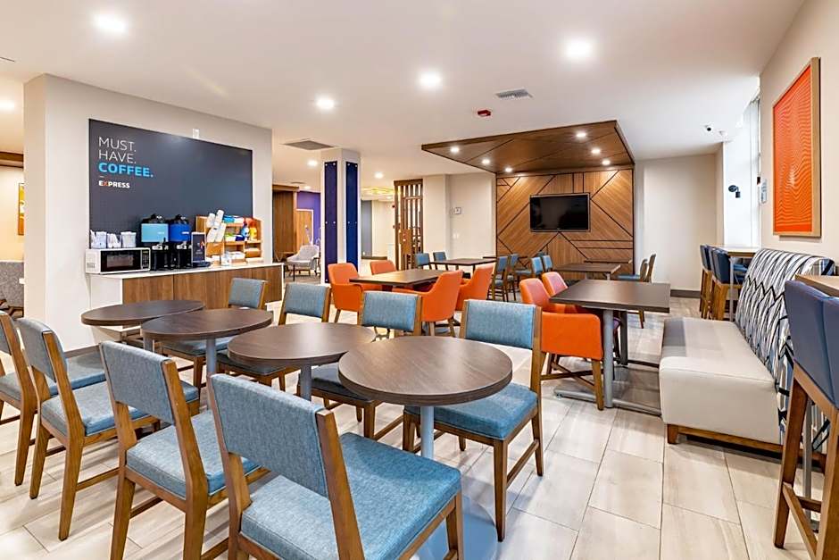 Holiday Inn Express Van Nuys By IHG