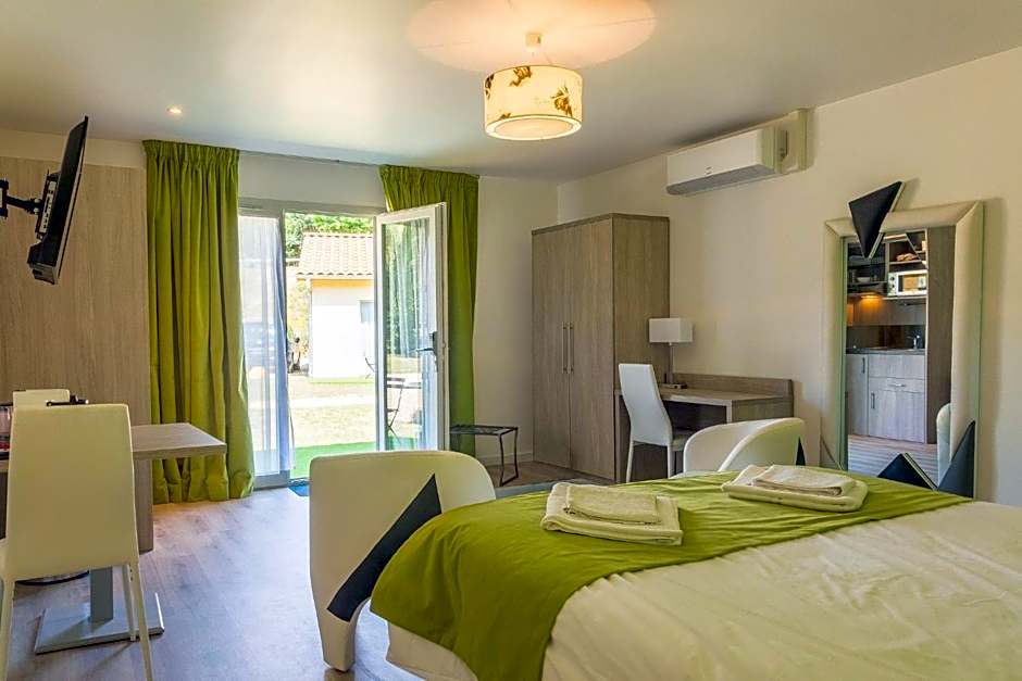 Hôtel Domaine des Pierres Dorées