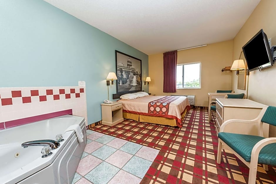 Super 8 by Wyndham Martinsville