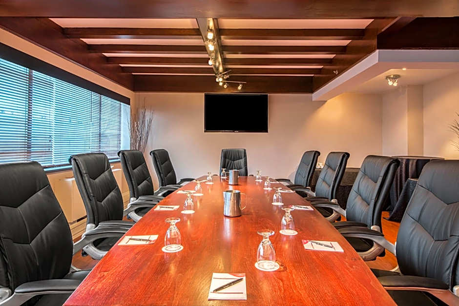 Armon Plaza Montreal Airpt, Trademark Collection by Wyndham