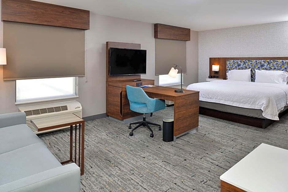 Hampton Inn By Hilton And Suites Las Vegas Airport