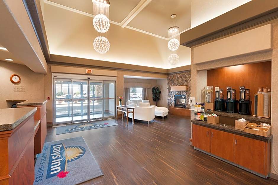 Days Inn by Wyndham Medicine Hat