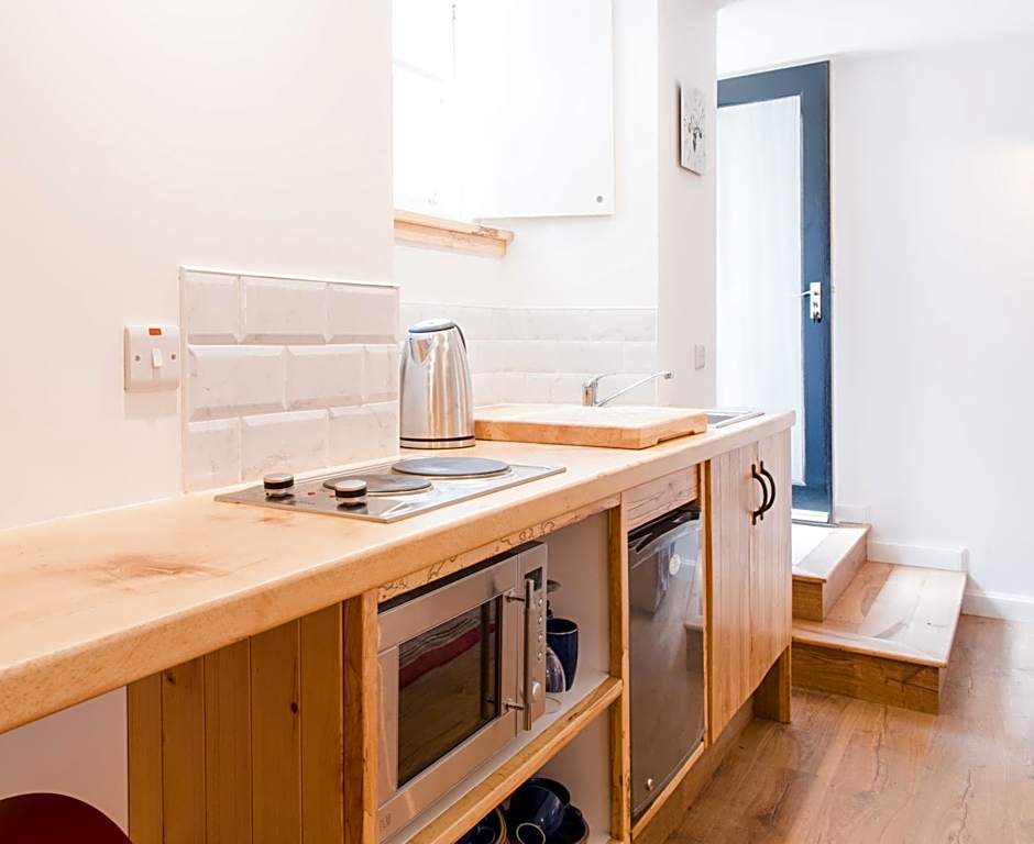 The Merryburn - Rooms and Courtyard Studios